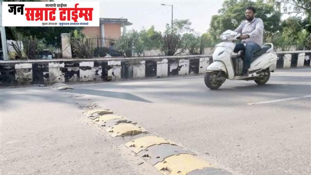 महाकालेश्वर मंदिर चौफुलीवर स्पीड ब्रेकरची मागणी; प्रशासनाला स्मरणपत्र Mahakaleshwar, Temple, Intersection, Speed Breaker, Demand
