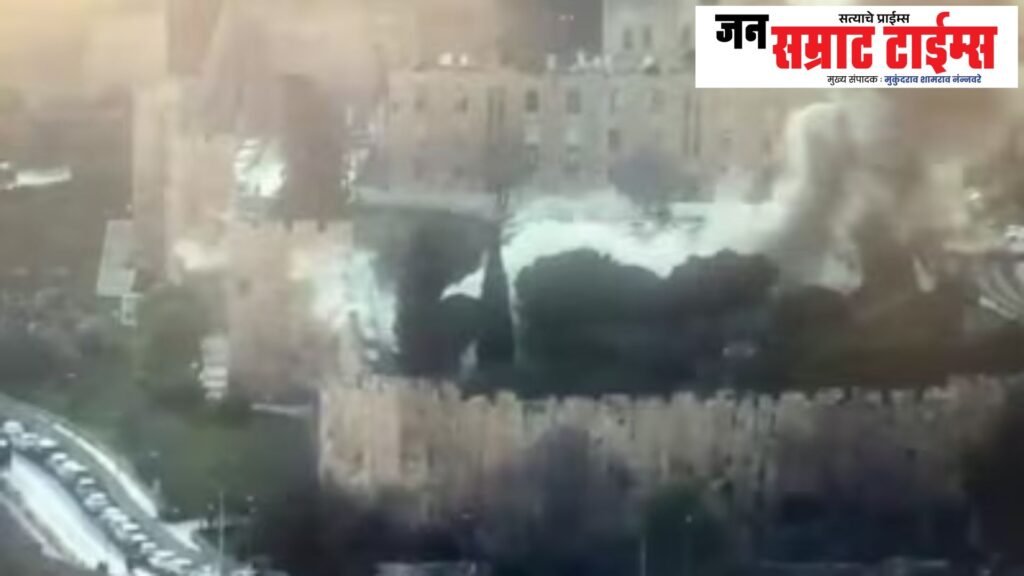 नमाज पठण करत असतानाच धाडधाड हल्ला