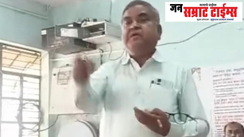 पहूर कसबे ग्रामसभेत दप्तर प्रकरणावरून खळबळ; प्रशासनाला ग्रामस्थांचा जाब Pahur, Market Towns, Archives, Chapter/Section, Sensation