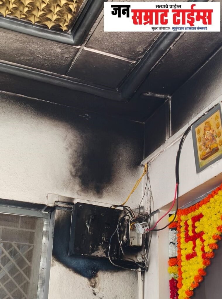 धरणगाव विद्युत वितरण कंपनीच्या भोंगळ कारभारामुळे ग्राहकांच्या जीविताला धोका? Electricity Distribution Company: Sloppy Operations Endanger Customer Lives