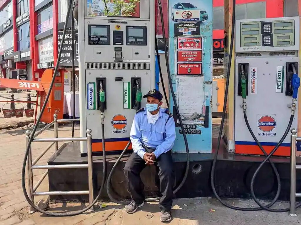Dharashiv, Hingoli, fuel, emergency, petrol, pump, 'no stock', board,