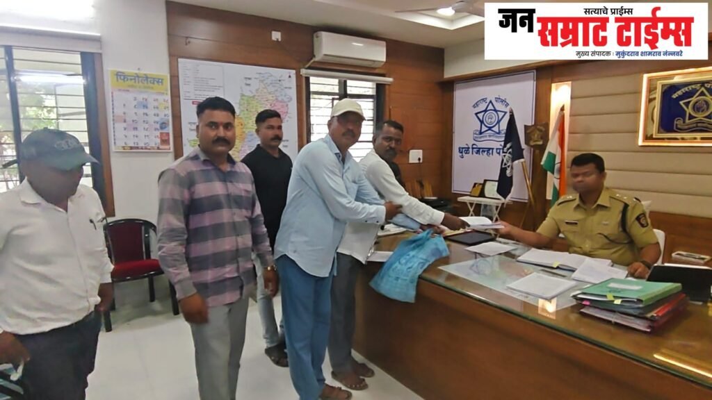 न्यायासाठी जवानांची फरफट; “देशसेवा करायची की कोर्टात लढायचं?” असा पोलीस प्रशासनाला सवाल Justice, Jawan, Farfat, Country Service, Court,
