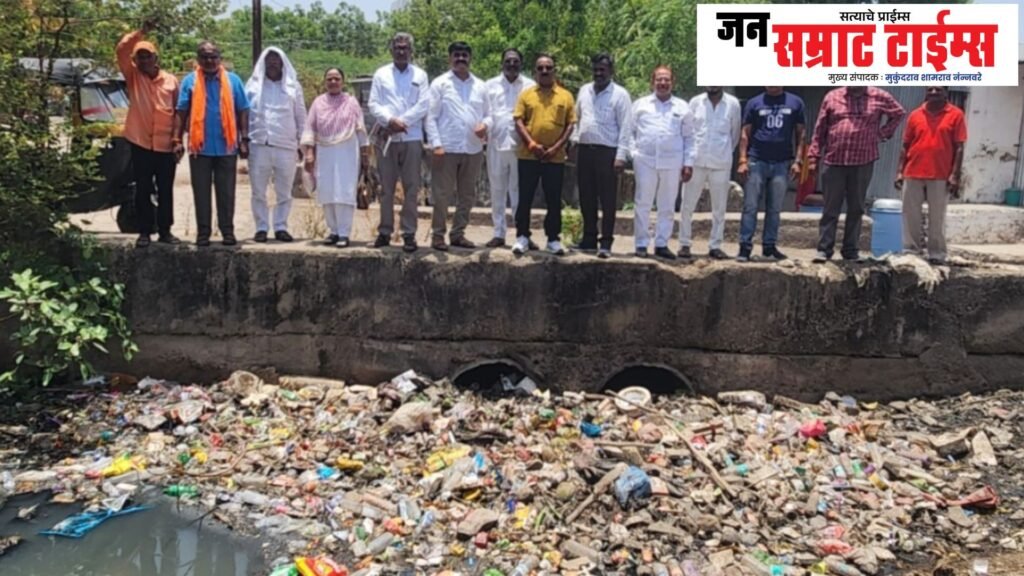 ‘८० टक्के नालेसफाई’च्या दाव्याची शिवसेना उबाठाकडून पोलखोल '80 percent drain cleaning', Shiv Sena, Ubatha, Polkhol,