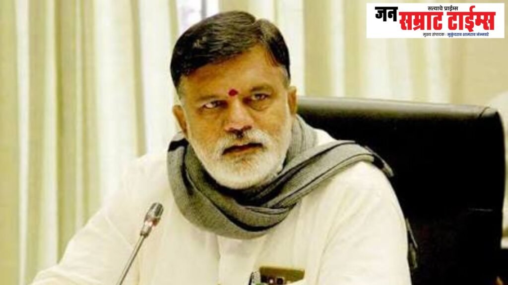 ‘मातोश्री’वर भक्कम एकजूट दाखवून देत शिवसेनेचा फुटीच्या चर्चांना पूर्णविराम 'Matoshree' — strong, united.
