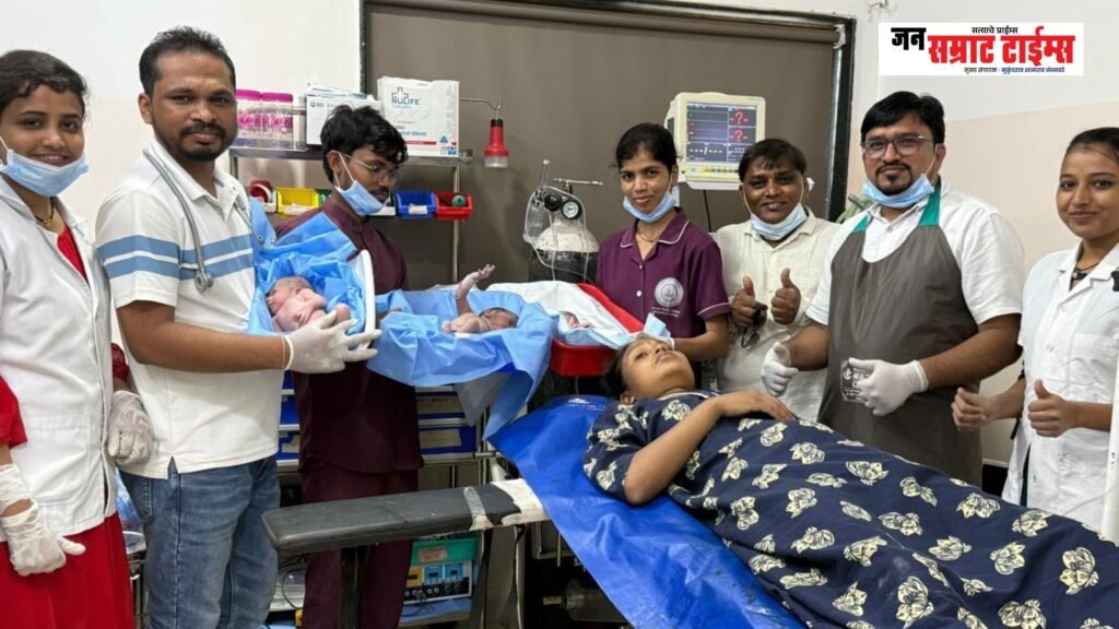 शिरपूरमध्ये महिलेने एकाचवेळी तीन बाळांना दिला जन्म; आईसह तिन्ही नवजात शिशू सुखरूप शिरपूरमध्ये महिलेने एकाचवेळी तीन बाळांना दिला जन्म