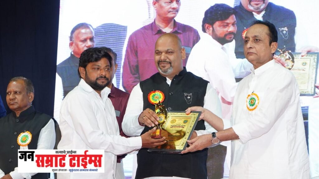धुळेच्या डॉ. जितेंद्र जवराज यांना प्रतिष्ठेचा ‘महा अक्युपंक्चर रत्न पुरस्कार-2026’ आयुष इंटरनॅशनल मेडिकल असोसिएशनचा गौरव