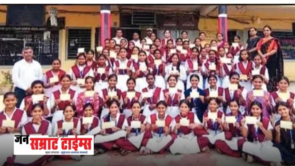 डिजिटल युगात हस्तलिखित पत्रांची परंपरा जपली