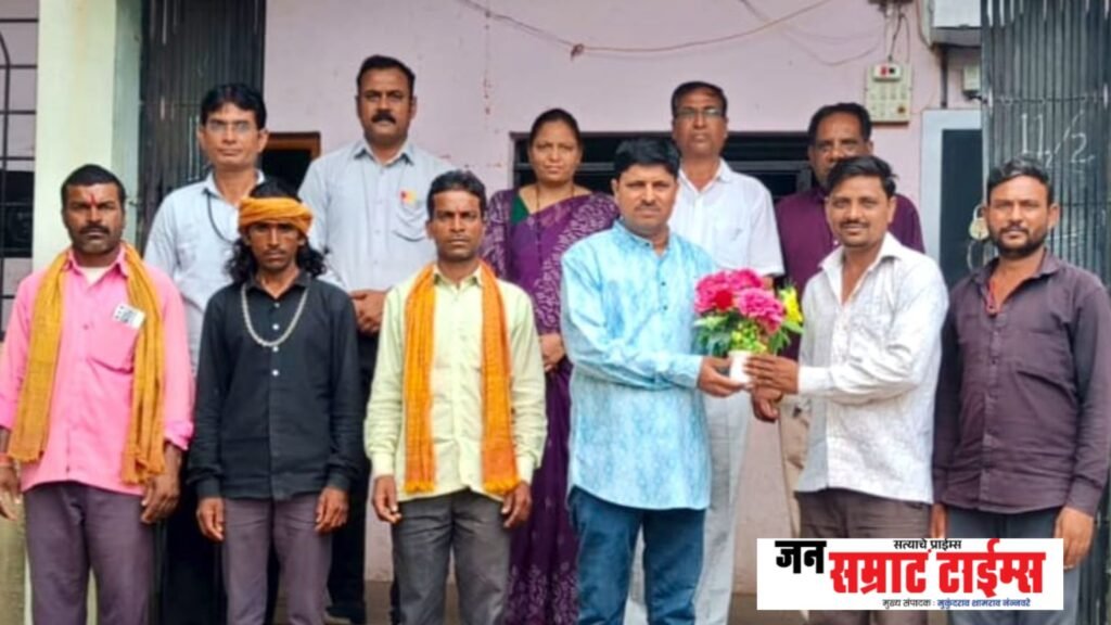 महात्मा फुले हायस्कूलमध्ये पालक-शिक्षक सभा उत्साहात