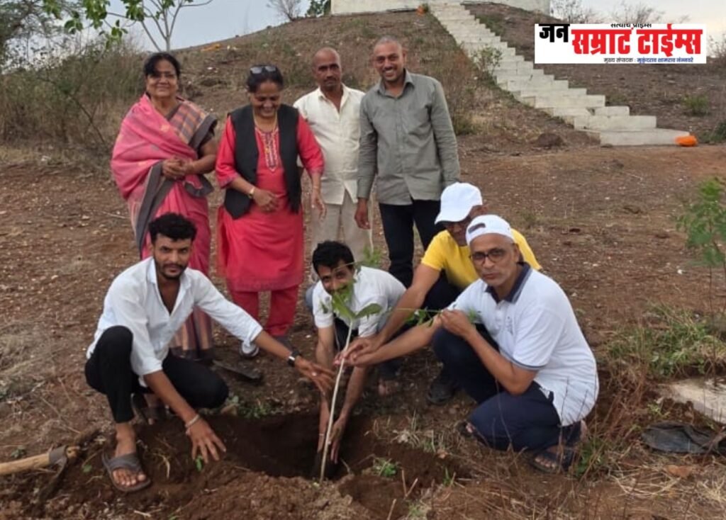 स्व. जिजाबाई (कोंडामाई) परदेशी यांच्या स्मरणार्थ ५७७ वृक्षांचे वृक्षारोपण स्व. जिजाबाई (कोंडामाई) परदेशी यांच्या स्मरणार्थ ५७७ वृक्षांचे वृक्षारोपण