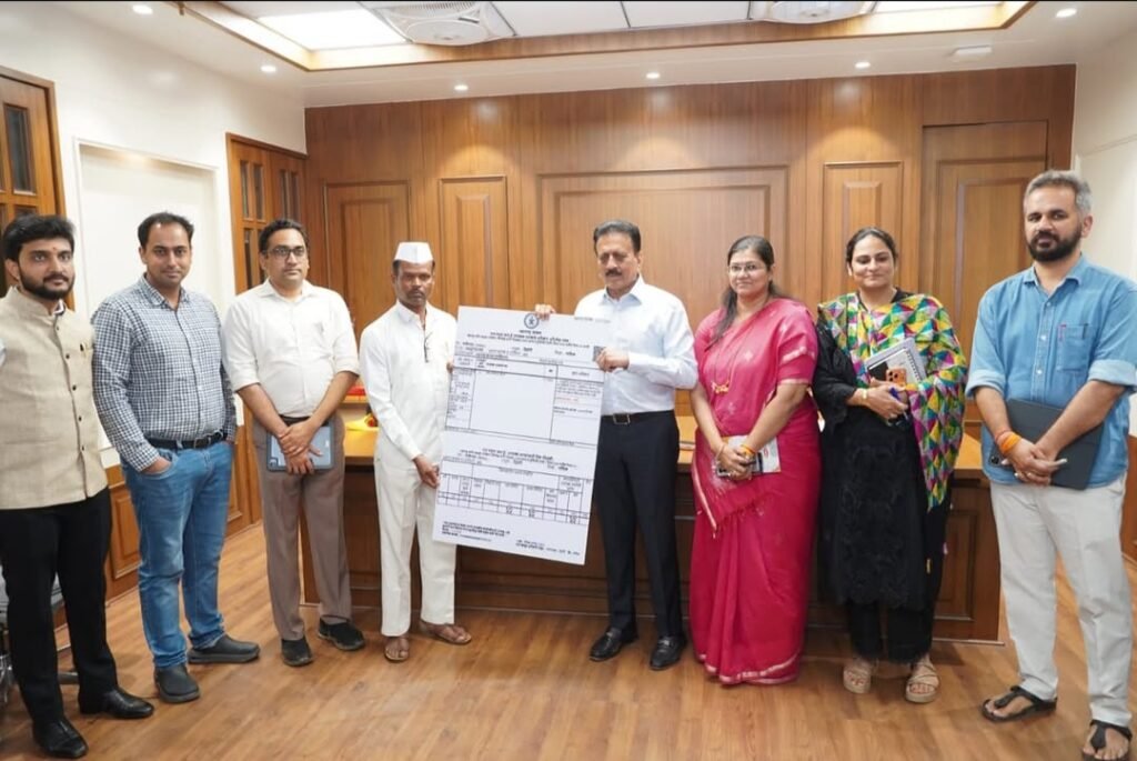 वनपट्टेधारकांसाठी महसूल विभागाचा ऐतिहासिक निर्णय: ‘गाव नमुना ७-ई’ आणि ‘१२-ई’ द्वारे मिळणार अधिकृत शेतकरी ओळख! वनपट्टेधारकांसाठी महसूल विभागाचा ऐतिहासिक निर्णय