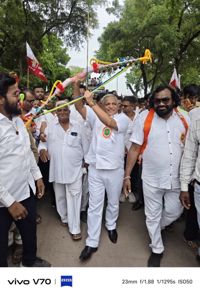 चोपड्यात जागतिक आदिवासी दिनाचा जल्लोष; आमदार चंद्रकांत सोनवणे यांच्यासह हजारो आदिवासी बांधवांचा उत्स्फूर्त सहभाग