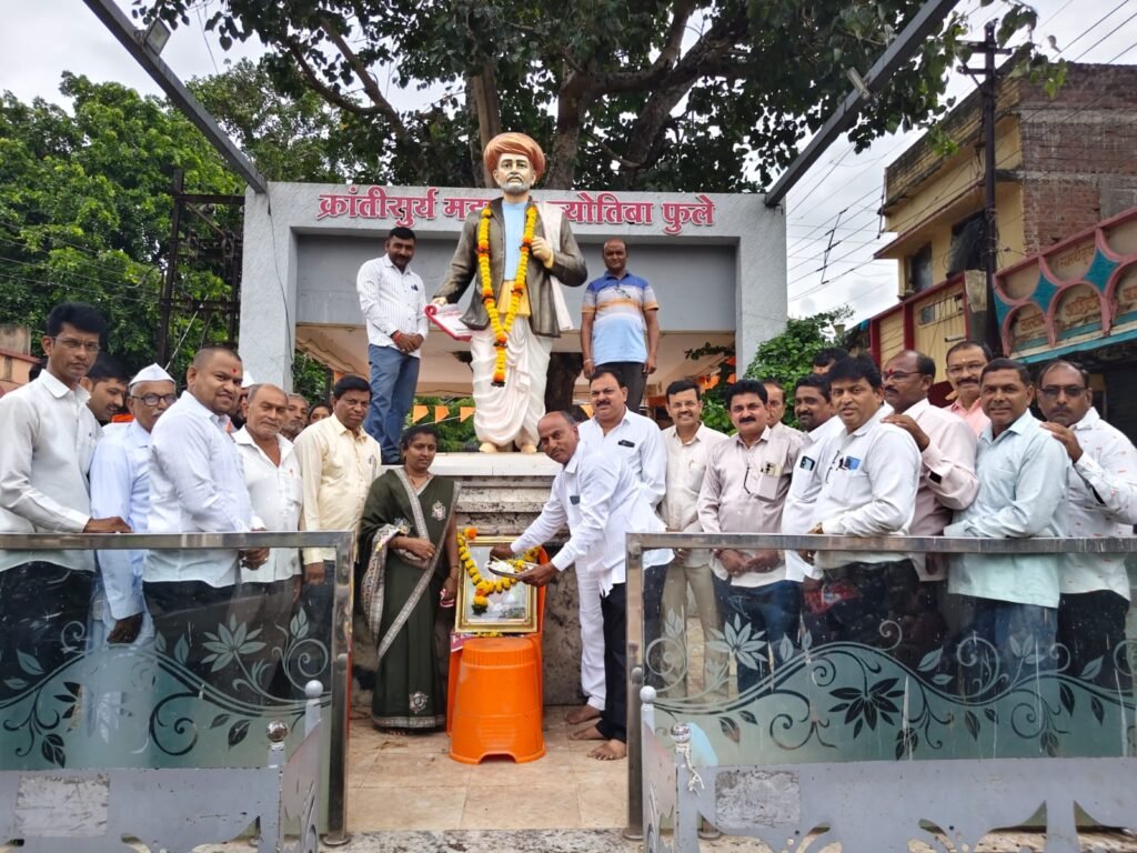पारोळ्यात संत शिरोमणी सावता महाराजांना अभिवादन