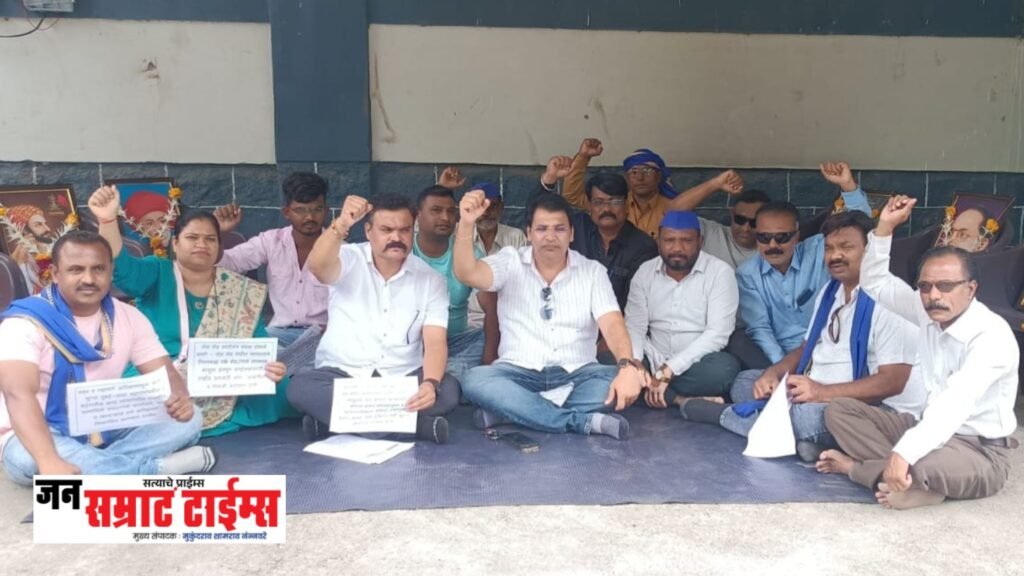 अतिक्रमणांवर कारवाई न झाल्याने भारतीय संविधान सेनेचे आमरण उपोषण