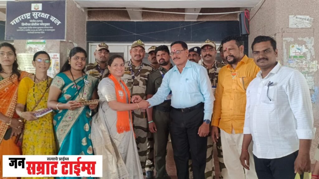 अत्यावश्यक सेवेतील कर्मचाऱ्यांसोबत रक्षाबंधन साजरे; भाजपा कामगार विभागाचा स्तुत्य उपक्रम अत्यावश्यक सेवेतील कर्मचाऱ्यांसोबत रक्षाबंधन साज