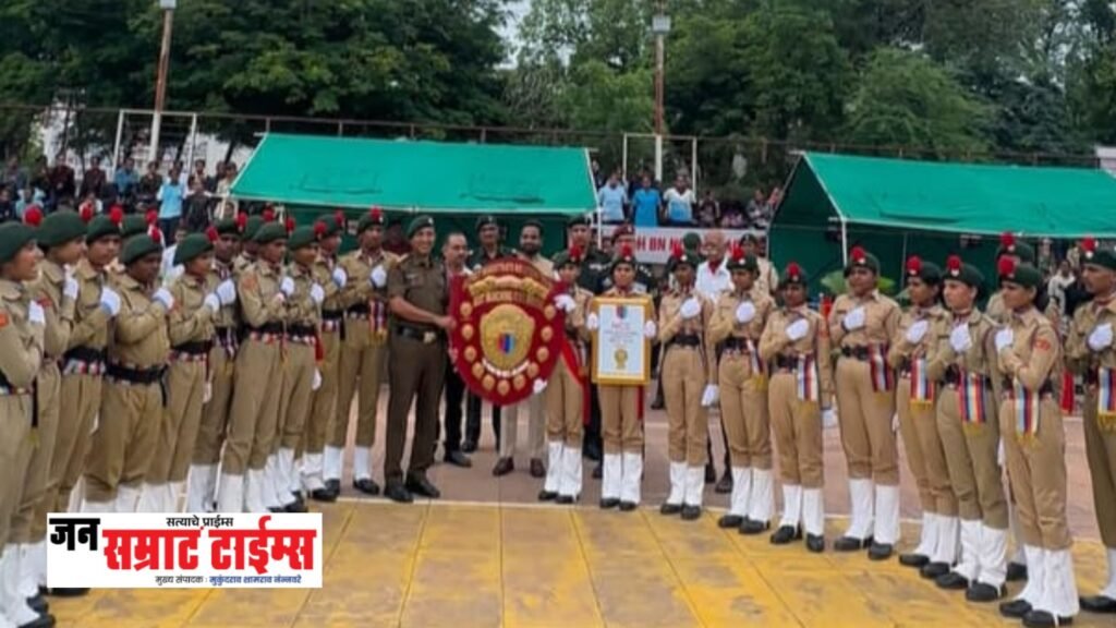 एम. जे. महाविद्यालयात इंटर इन्स्टिट्यूट ड्रिल स्पर्धा उत्साहात; विजेत्यांच्या ‘शिवगर्जने’ने मैदान दणाणले एम. जे. महाविद्यालयात इंटर इन्स्टिट्यूट ड्रिल स्पर्धा उत्साहात