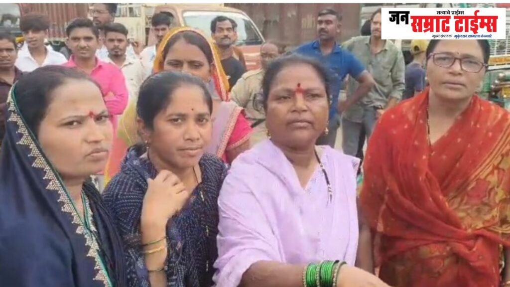 कुसुंब्यात १५ दिवसांआड दूषित पाणीपुरवठा; संतप्त महिलांनी अजिंठा महामार्ग रोखला कुसुंब्यात १५ दिवसांआड दूषित पाणीपुरवठा