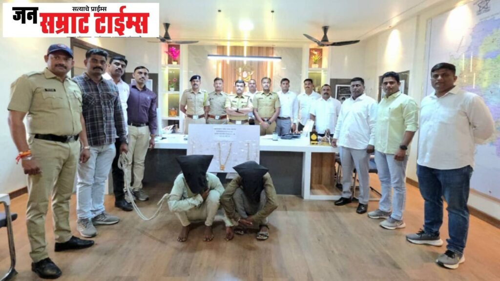 चोरट्यांचा घरावर डल्ला