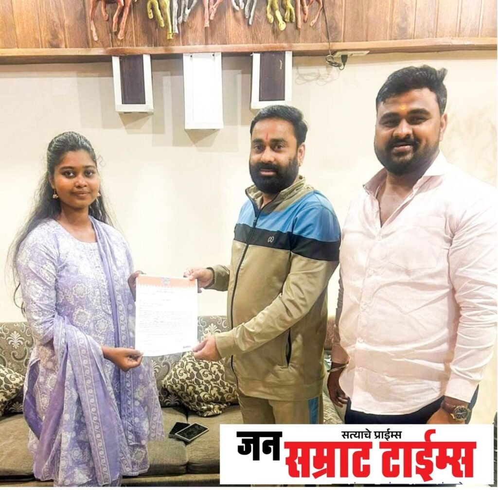 निशा दंडगुले यांची मनसेच्या शिरूर तालुका सचिवपदी निवड निशा दंडगुले यांची मनसेच्या शिरूर तालुका सचिवपदी निवड