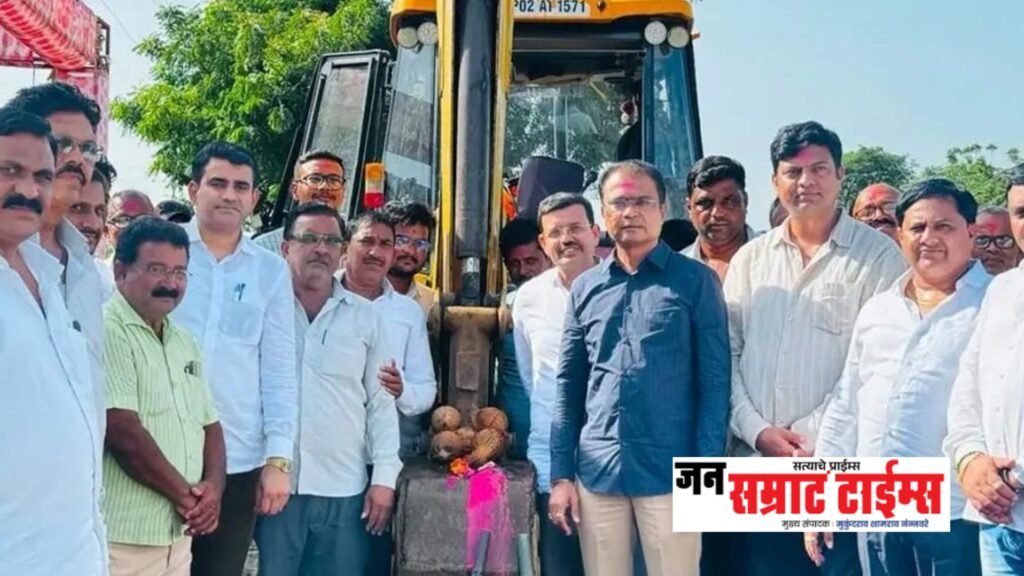 पारोळ्याच्या वाढीव वस्त्यांनाही शुद्ध पाण्याची हमी; नवीन पाईपलाईन कामाचा शुभारंभ पारोळ्याच्या वाढीव वस्त्यांनाही शुद्ध पाण्याची हमी
