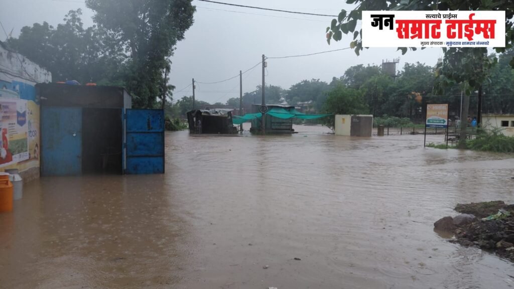 रत्नापिंप्रीसह परिसरात अतिवृष्टीचा तडाखा; पिकांचे मोठे नुकसान रत्नापिंप्रीसह परिसरात अतिवृष्टीचा तडाखा