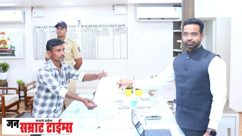 स्थानिक महिलांना डावलल्याचा आरोप