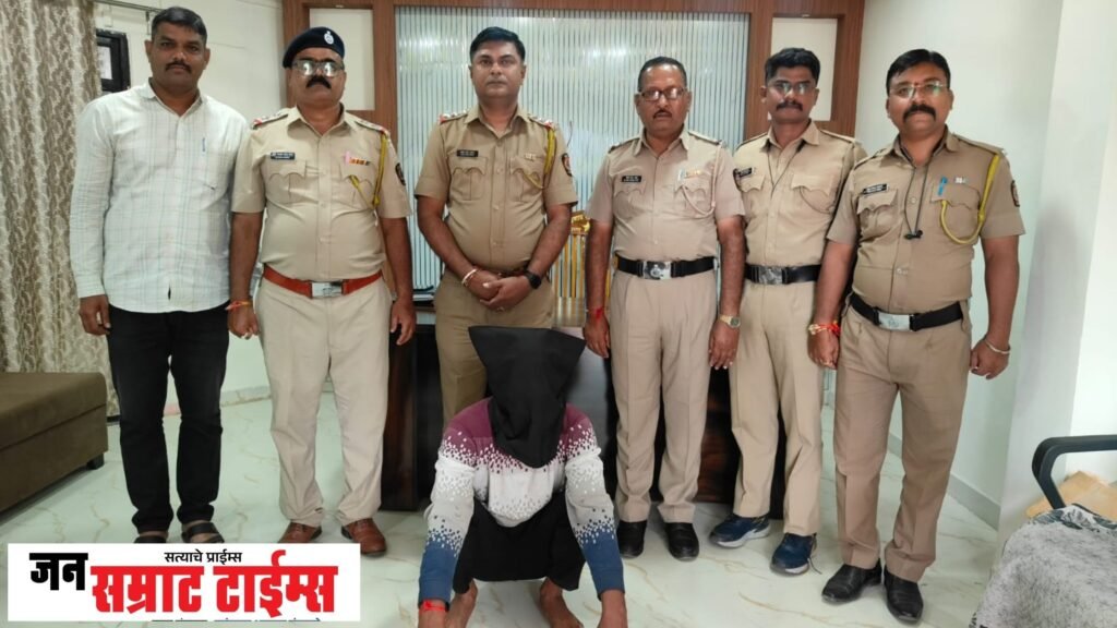 शेतातील १५ क्विंटल केळी चोरणारा मुख्य आरोपी जेरबंद १५ क्विंटल केळी चोरणारा मुख्य आरोपी जेरबंद
