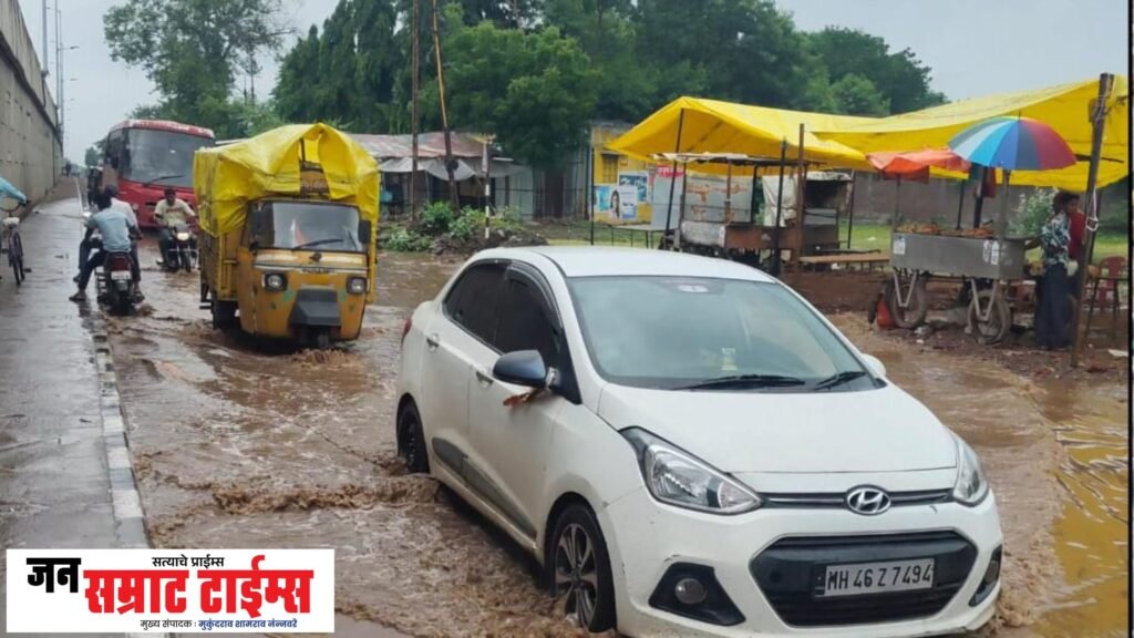 तरसोद बोगद्याजवळ साचणाऱ्या पाण्याचा प्रश्न: १५ दिवसांत तोडगा काढण्याचे निर्देश, अन्यथा आंदोलनाचा इशारा तरसोद