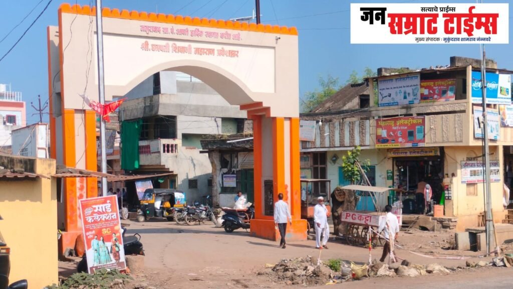 मामुराबादमध्ये उघडे चेंबर; दुर्घटनेला निमंत्रण! दुर्घटनेला निमंत्रण!