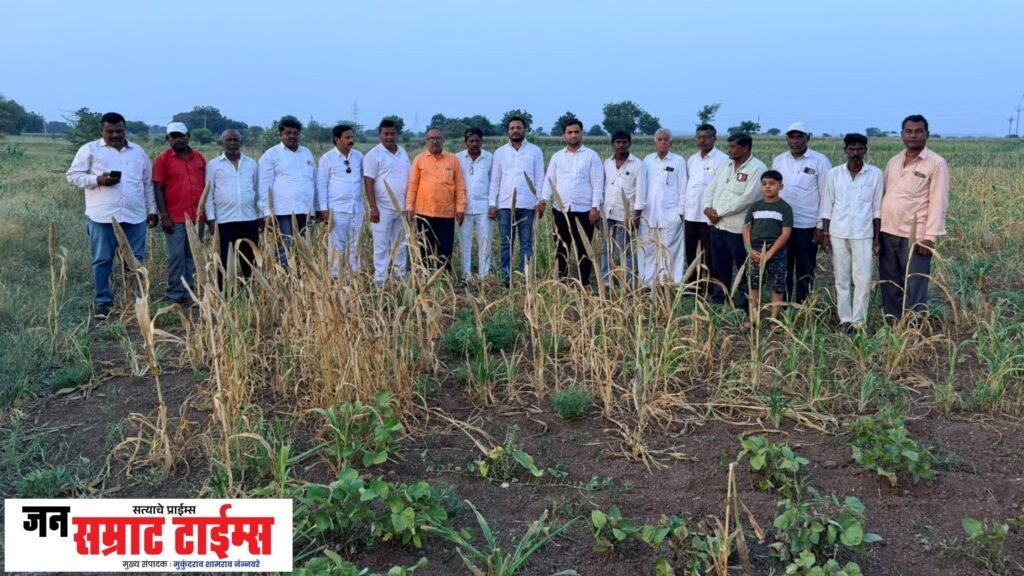 दुष्काळाच्या झळा; शिवसेना शेतकऱ्यांच्या बांधावर! दुष्काळाच्या झळा