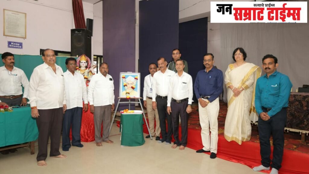 नाहाटा महाविद्यालयात शिक्षक दिनानिमित्त प्राध्यापकांचा गुणगौरव प्राध्यापकांचा गुणगौरव