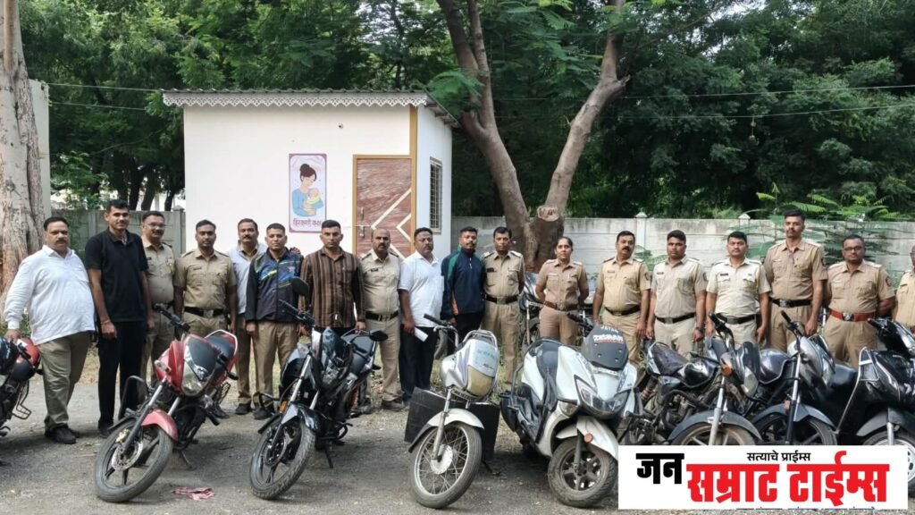 नशिराबाद पोलिसांचा पहाटेचा ‘खाक्या’: गुन्हेगारांवर अचानक धाड; वॉरंटमधील आरोपीसह हद्दपार ‘खाक्या’